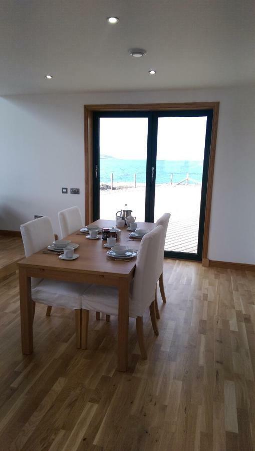 An Taigh Mor Bed & Breakfast Eriskay Exterior photo