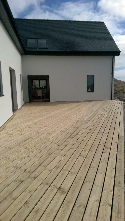 An Taigh Mor Bed & Breakfast Eriskay Exterior photo