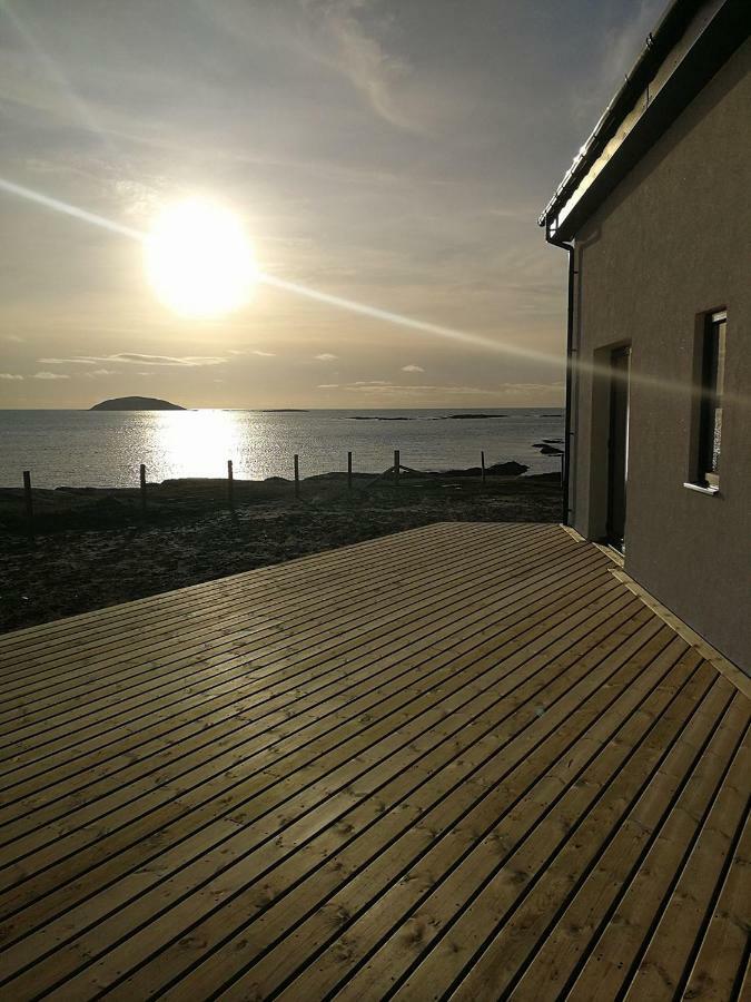 An Taigh Mor Bed & Breakfast Eriskay Exterior photo