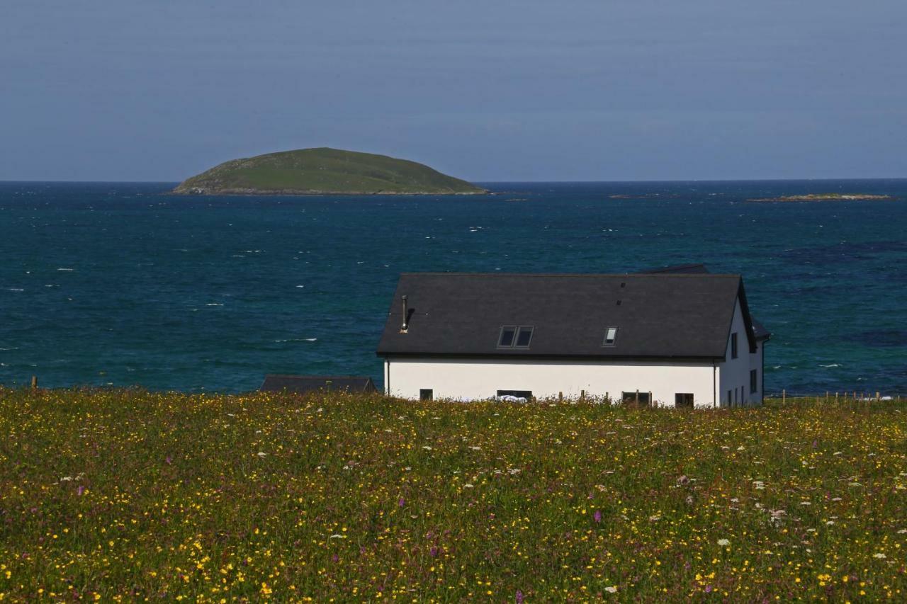 An Taigh Mor Bed & Breakfast Eriskay Exterior photo